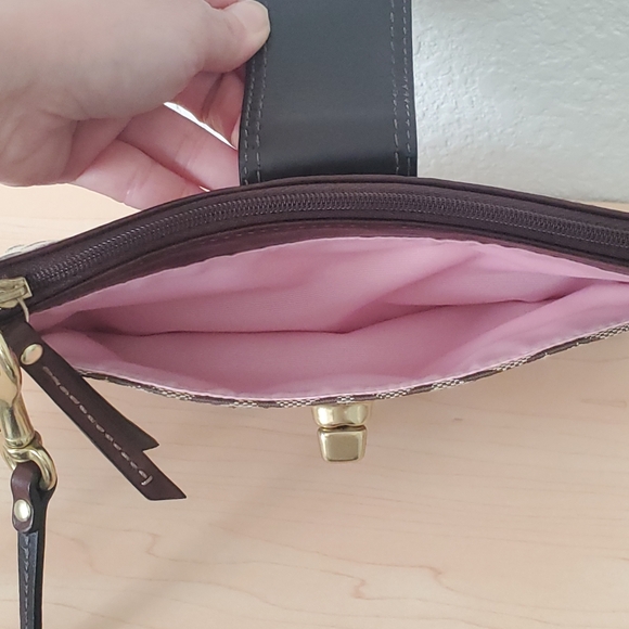 Coach Signature Brown Leather Trim Canvas Logo Clutch Wristlet Turnlock Prom Y2K - Picture 17 of 17